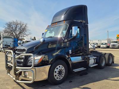 Freightliner Cascadia 126 Day Cab Truck - 450HP, 12 Speed Automatic