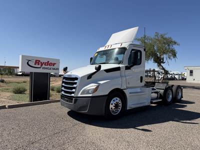 Freightliner Cascadia 126 Day Cab Truck - 450HP, 12 Speed Automatic