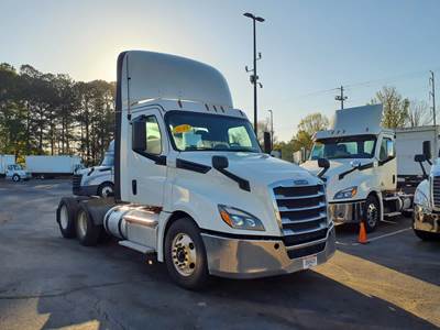 Freightliner Cascadia 126 Day Cab Truck - 455HP, 12 Speed Automatic