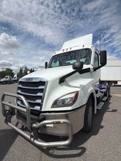 Freightliner Cascadia 126 Day Cab Truck - 450HP, 12 Speed Automatic