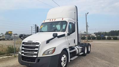 Freightliner Cascadia 126 Day Cab Truck - 410HP, 12 Speed Automatic
