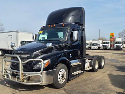Freightliner Cascadia 126 Day Cab Truck - 450HP, 12 Speed Automatic