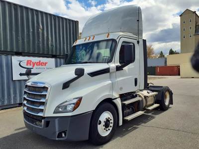 Freightliner Cascadia 126 Single Axle Day Cab Truck - 450HP, 12 Speed Automatic
