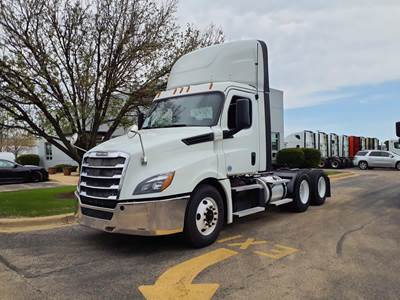 Freightliner Cascadia 126 Day Cab Truck - 450HP, 10 Speed Automatic