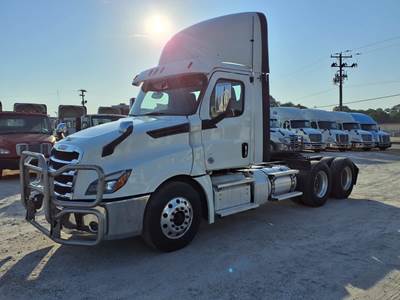 Freightliner Cascadia 126 Day Cab Truck - 455HP, 12 Speed Automatic