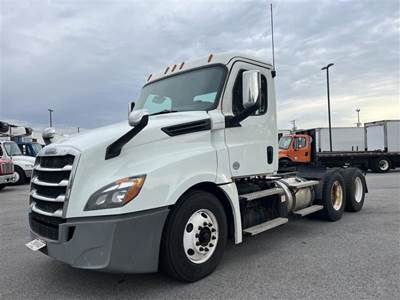 Freightliner Cascadia 126 Day Cab Truck - 410HP, 10 Speed Manual