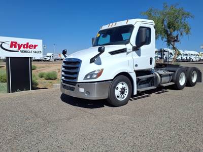 Freightliner Cascadia 126 Day Cab Truck - 450HP, 12 Speed Automatic