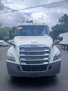 Freightliner Cascadia 126 Day Cab Truck - 410HP, 12 Speed Automatic