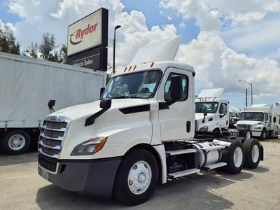 Freightliner Cascadia 126 Day Cab Truck - 410HP, 12 Speed Automatic