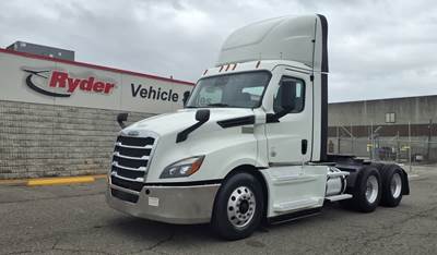 Freightliner Cascadia 126 Day Cab Truck - 455HP, 12 Speed Automatic