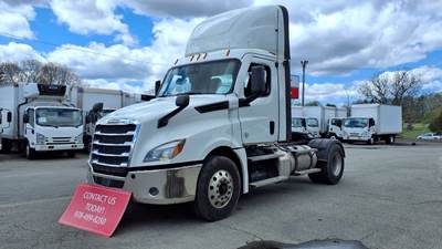 Freightliner Cascadia 126 Single Axle Day Cab Truck - 485HP, 12 Speed Automatic