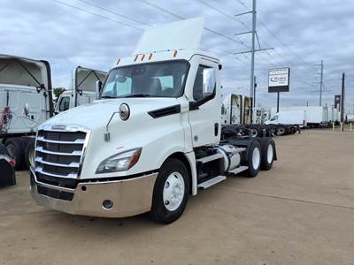 Freightliner Cascadia 126 Day Cab Truck - 505HP, 12 Speed Automatic
