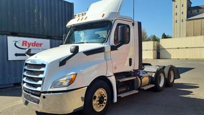 Freightliner Cascadia 126 Day Cab Truck - 450HP, 12 Speed Automatic