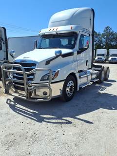 Freightliner Cascadia 126 Day Cab Truck - 455HP, 12 Speed Automatic