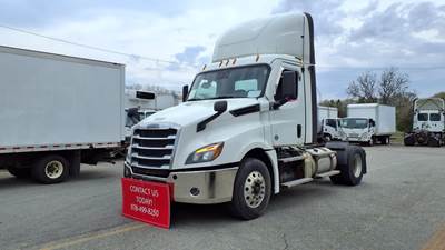 Freightliner Cascadia 126 Single Axle Day Cab Truck - 450HP, 12 Speed Automatic