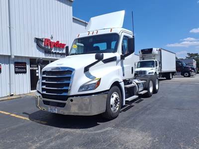 Freightliner Cascadia 126 Day Cab Truck - 455HP, 12 Speed Automatic
