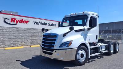 Freightliner Cascadia 126 Day Cab Truck - 455HP, 12 Speed Automatic