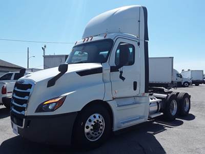 Freightliner Cascadia 126 Day Cab Truck - 455HP, 12 Speed Automatic