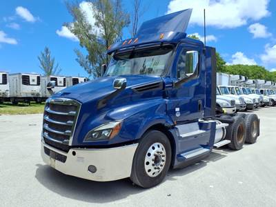 Freightliner Cascadia 126 Day Cab Truck - 455HP, 12 Speed Automatic