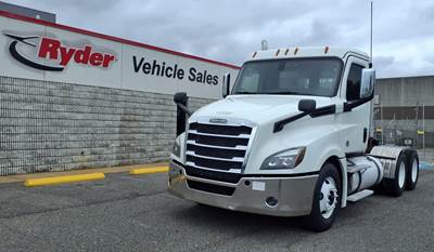 Freightliner Cascadia 126 Day Cab Truck - 450HP, 10 Speed Manual