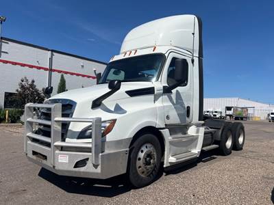 Freightliner Cascadia 126 Day Cab Truck - 455HP, 12 Speed Automatic