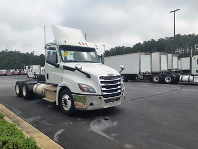 Freightliner Cascadia 126 Day Cab Truck - 450HP, 12 Speed Automatic