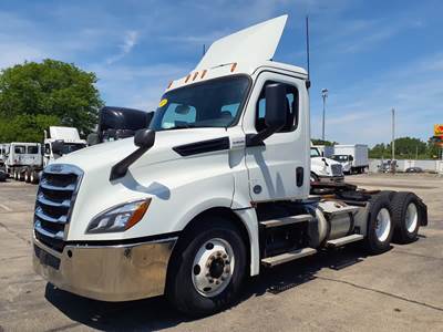 Freightliner Cascadia 126 Day Cab Truck - 450HP, 10 Speed Manual