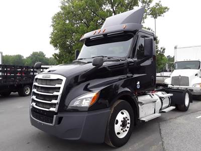 Freightliner Cascadia 126 Single Axle Day Cab Truck - 450HP, 12 Speed Automatic