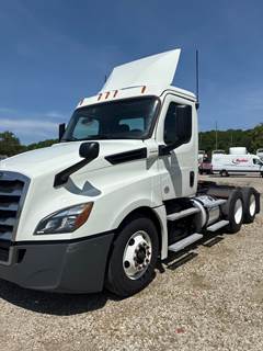 Freightliner Cascadia 126 Day Cab Truck - 410HP, 12 Speed Automatic