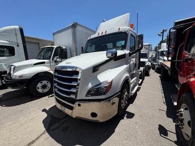 Freightliner Cascadia 126 Day Cab Truck - 450HP, 10 Speed Manual