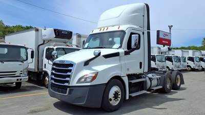 Freightliner Cascadia 126 Day Cab Truck - 455HP, 10 Speed Manual