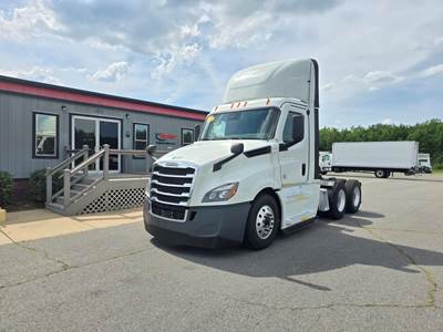 Freightliner Cascadia 126 Day Cab Truck - 400HP, 12 Speed Automatic
