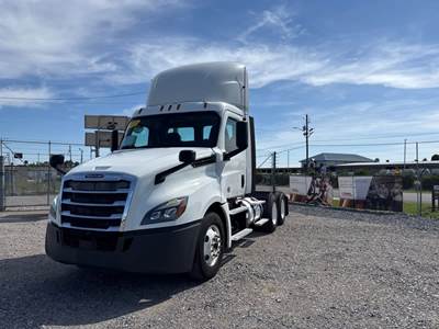 Freightliner Cascadia 126 Day Cab Truck - 450HP, 12 Speed Automatic