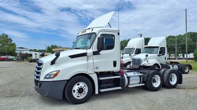 Freightliner Cascadia 126 Day Cab Truck - 410HP, 12 Speed Automatic