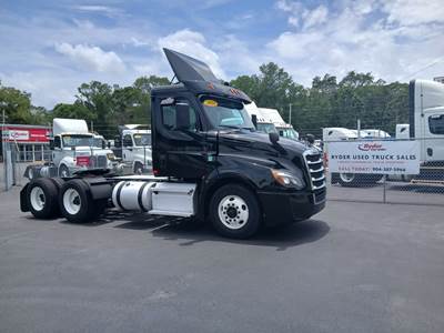 Freightliner Cascadia 126 Day Cab Truck - 450HP, 12 Speed Automatic