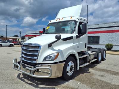 Freightliner Cascadia 126 Day Cab Truck - 450HP, 12 Speed Automatic