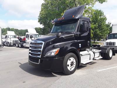 Freightliner Cascadia 126 Single Axle Day Cab Truck - 450HP, 12 Speed Automatic