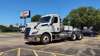 Freightliner Cascadia 126 Day Cab Truck - 450HP, 10 Speed Automatic