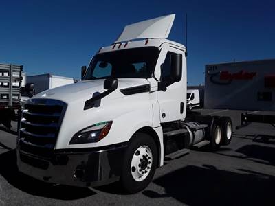 Freightliner Cascadia 126 Day Cab Truck - 455HP, 12 Speed Automatic