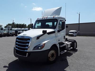 Freightliner Cascadia 126 Single Axle Day Cab Truck - 410HP, 12 Speed Automatic