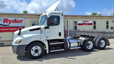Freightliner Cascadia 126 Day Cab Truck - 410HP, 12 Speed Automatic