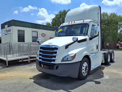 Freightliner Cascadia 126 Day Cab Truck - 455HP, 12 Speed Automatic