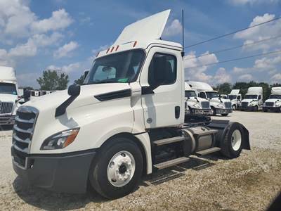 Freightliner Cascadia 126 Single Axle Day Cab Truck - 410HP, 12 Speed Automatic