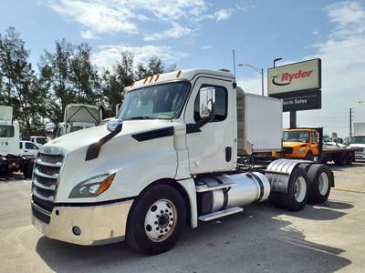 Freightliner Cascadia 126 Day Cab Truck - 450HP, 10 Speed Automatic