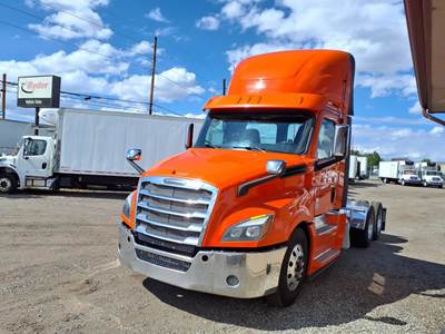 Freightliner Cascadia 126 Day Cab Truck - 505HP, 12 Speed Automatic