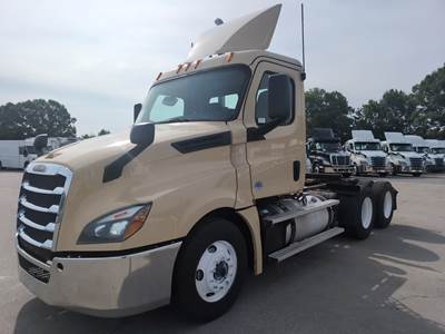 Freightliner Cascadia 126 Day Cab Truck - 450HP, 12 Speed Automatic
