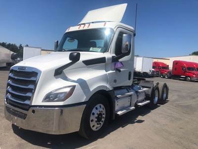 Freightliner Cascadia 126 Day Cab Truck - 410HP, 12 Speed Automatic