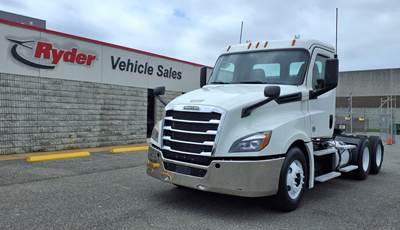 Freightliner Cascadia 126 Day Cab Truck - 455HP, 12 Speed Automatic
