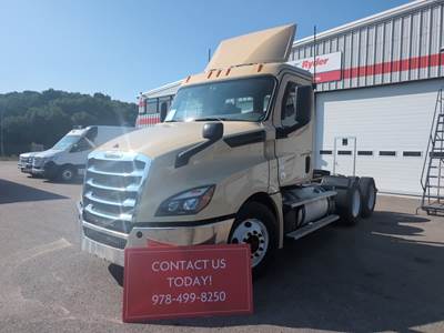 Freightliner Cascadia 126 Day Cab Truck - 450HP, 12 Speed Automatic