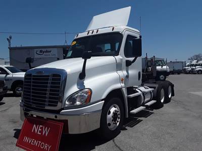 Freightliner Cascadia 126 Day Cab Truck - 450HP, 12 Speed Automatic